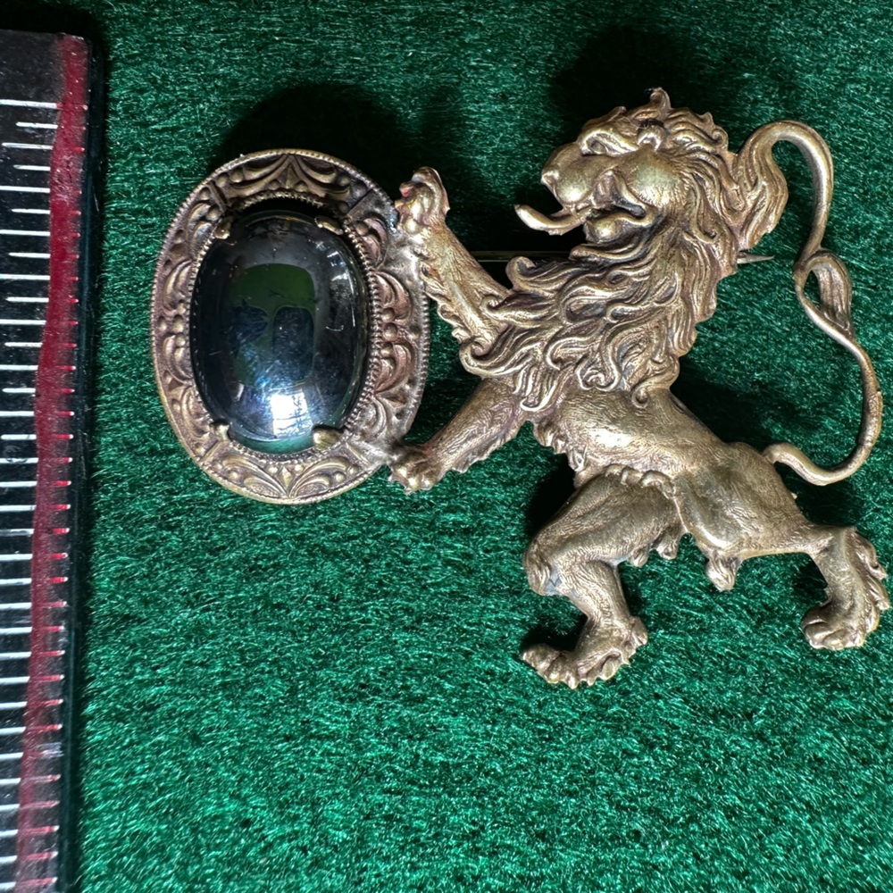 Lion Brooch